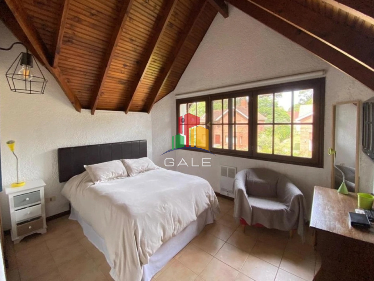 Casa ID.4734 - En venta casa de 5 dormitorios, con piscina, parrillero y jardin en Lugano,Punta del Este