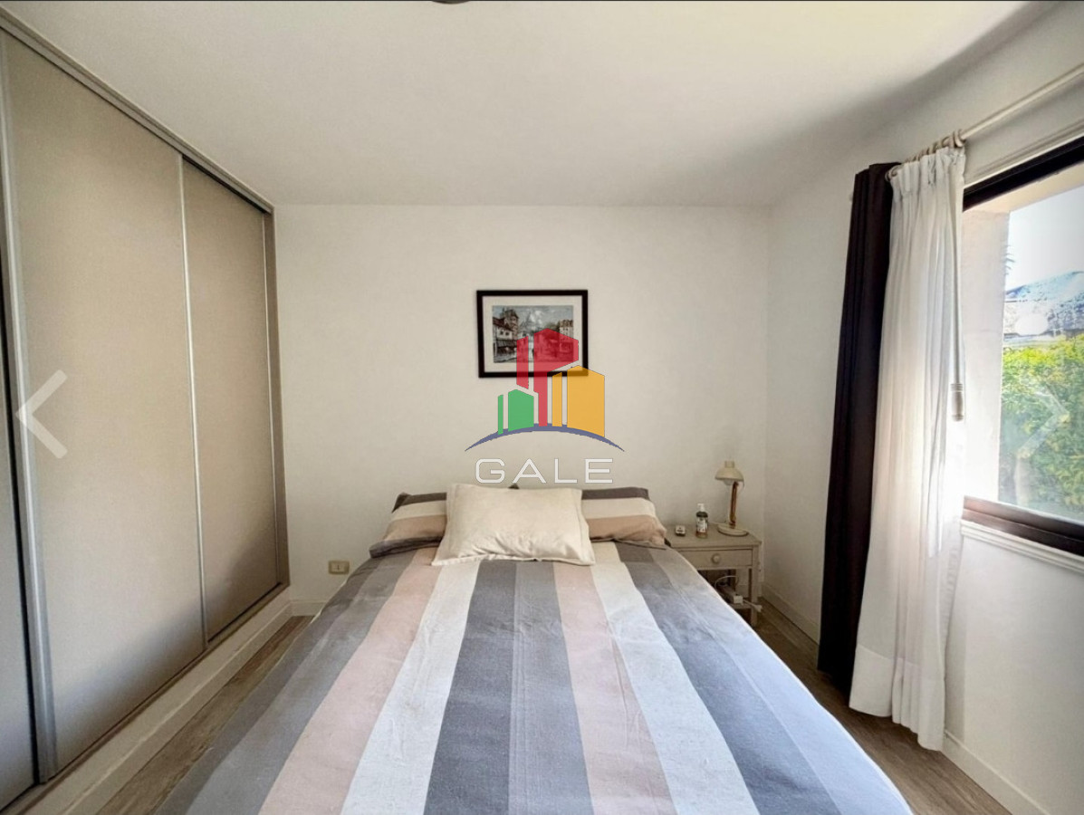 Casa ID.4737 - Vende casa de 4 dormitorios en Golf, Punta del Este con piscina