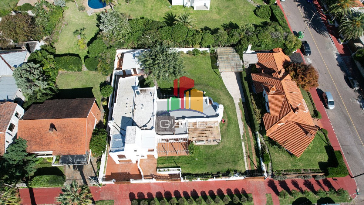 Casa ID.4731 - Chalet en venta con vista al mar en casco histórico de la Península. 