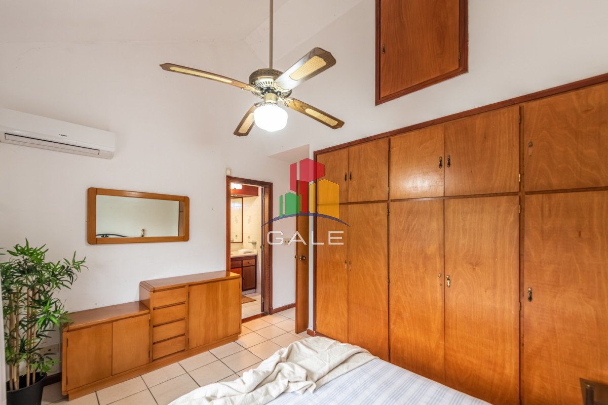 Casa ID.4729 - Vendemos espectacular casa de 4 dormitorios en Playa Mansa, Punta del este