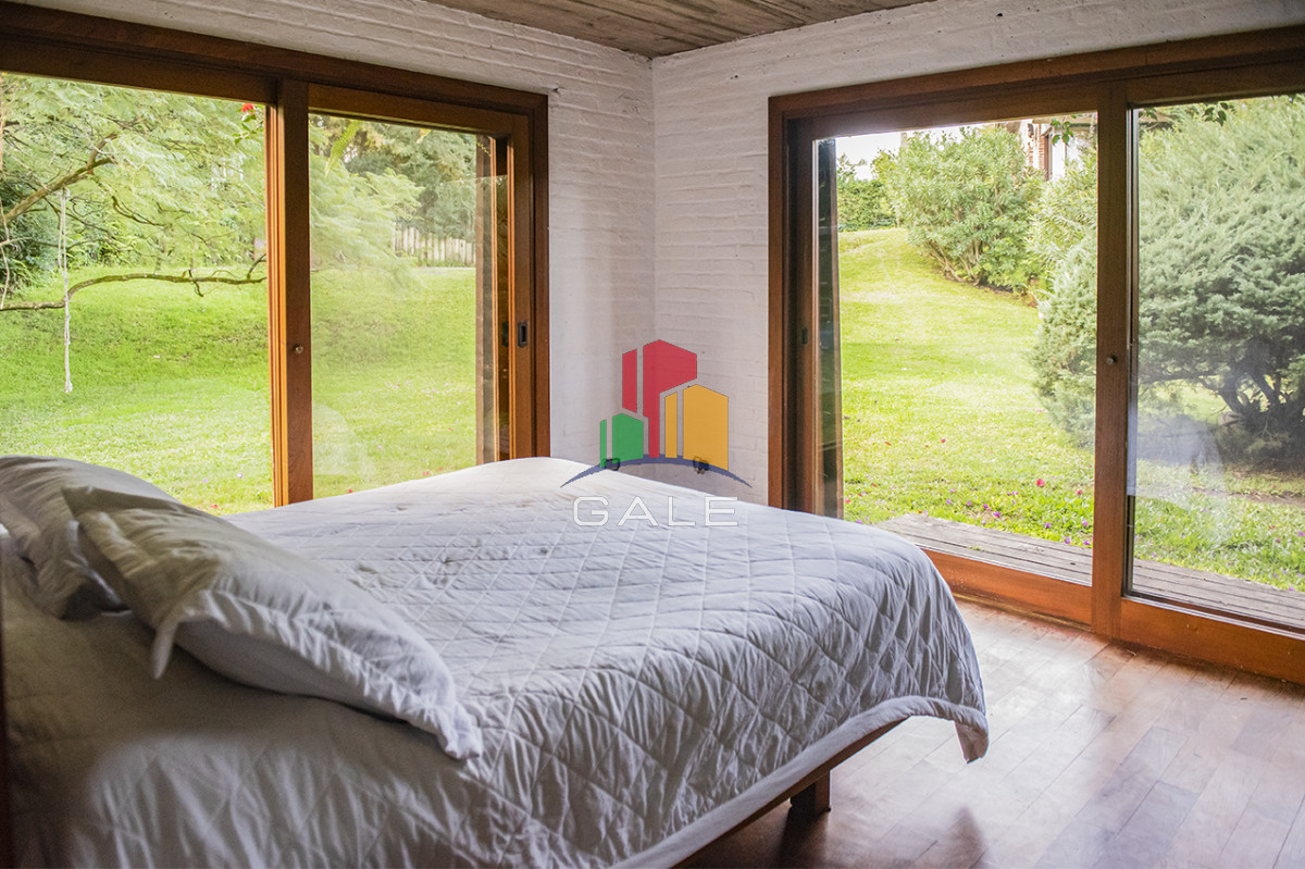 Casa ID.3723 - Vende casa de 4 dormitorios en Cantegirl, Punta del Este