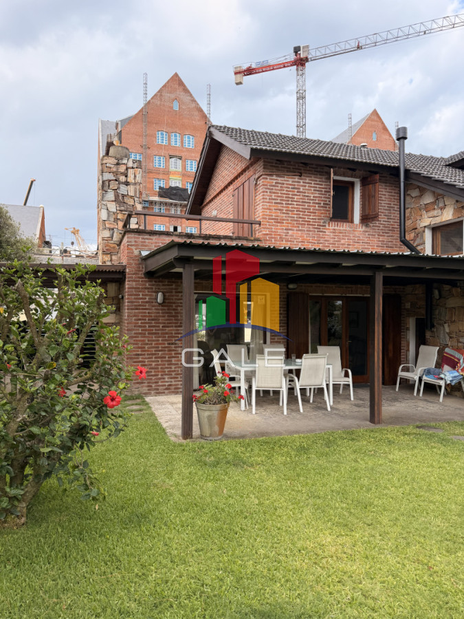 Casa ID.4733 - Vende hermosa casa en san rafael , cerca del mar, Punta del Este