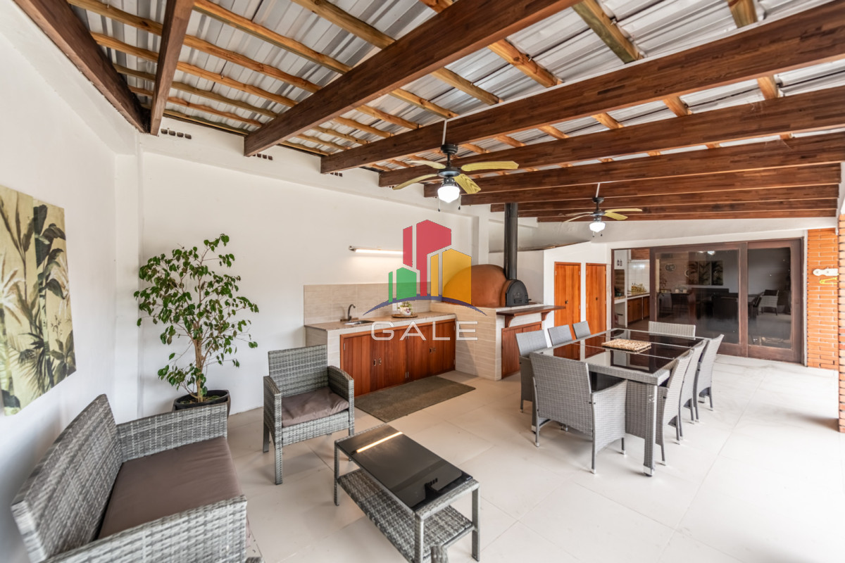 Casa ID.4729 - Vendemos espectacular casa de 4 dormitorios en Playa Mansa, Punta del este