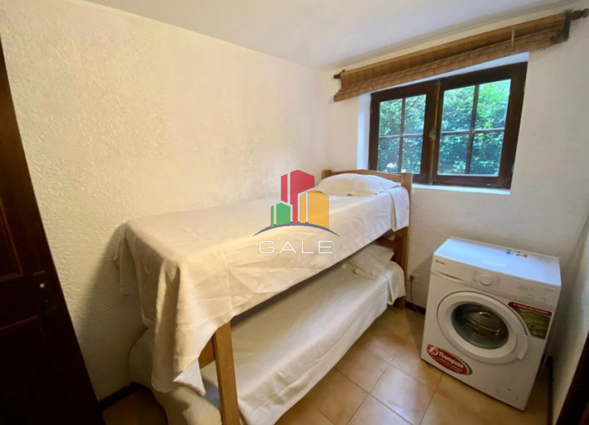 Casa ID.4734 - En venta casa de 5 dormitorios, con piscina, parrillero y jardin en Lugano,Punta del Este