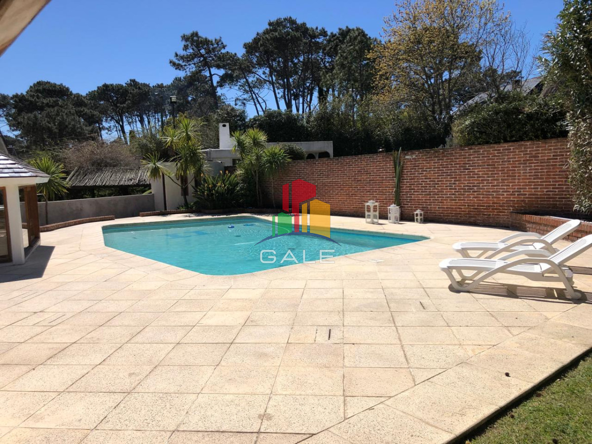 Casa ID.3740 - Hermosa casa en venta en Punta del Este