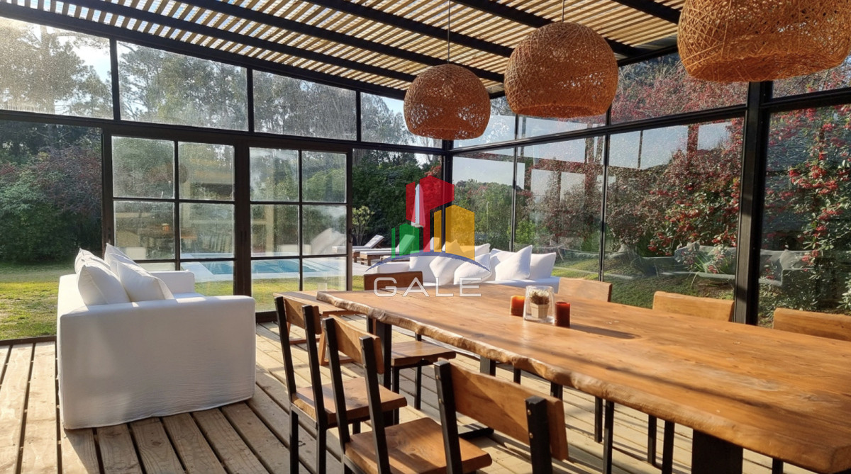 Casa ID.4728 - En venta espectacular casa de 5 dormitorios en Golf, Punta del Este