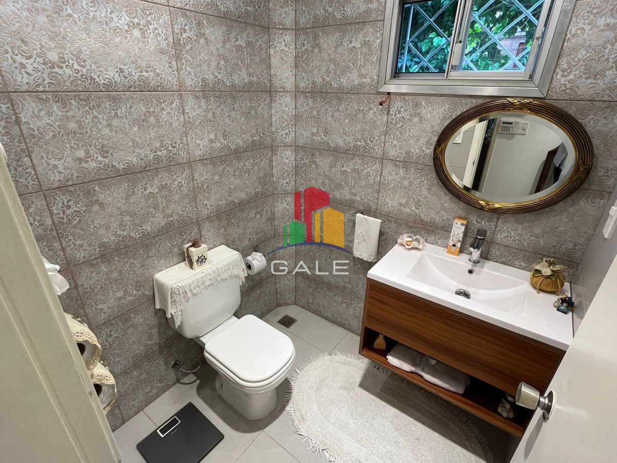 Casa ID.3730 - Hermosa Casa en venta de 4 dormitorios en Cantegril, Punta del este. 