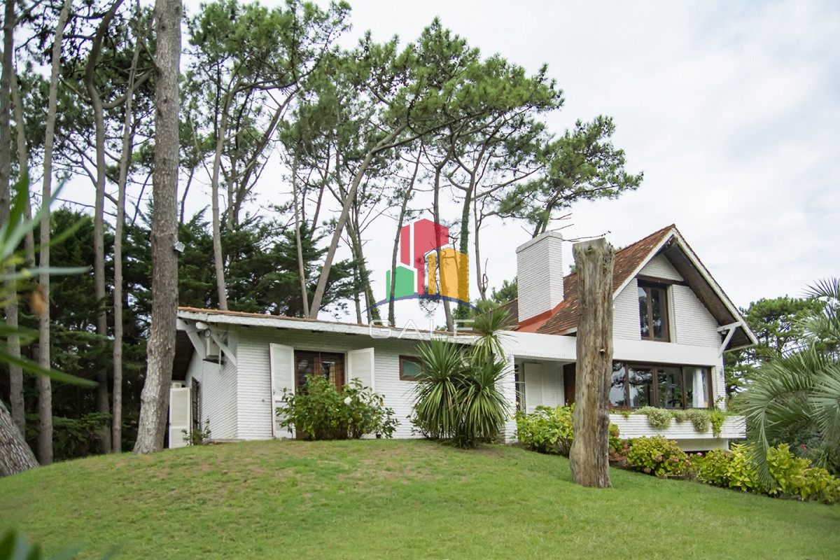 Casa ID.3737 - Casa en Venta de 5 dormitorios en San Rafael , Punta del este 