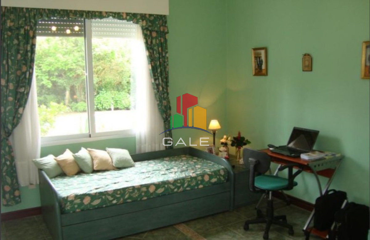 Casa ID.3743 - Hermosa casa en venta de 5 dormitorios.