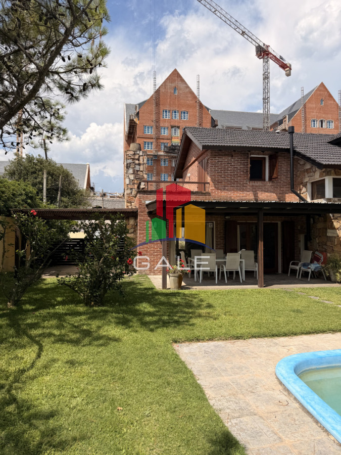 Casa ID.4733 - Vende hermosa casa en san rafael , cerca del mar, Punta del Este