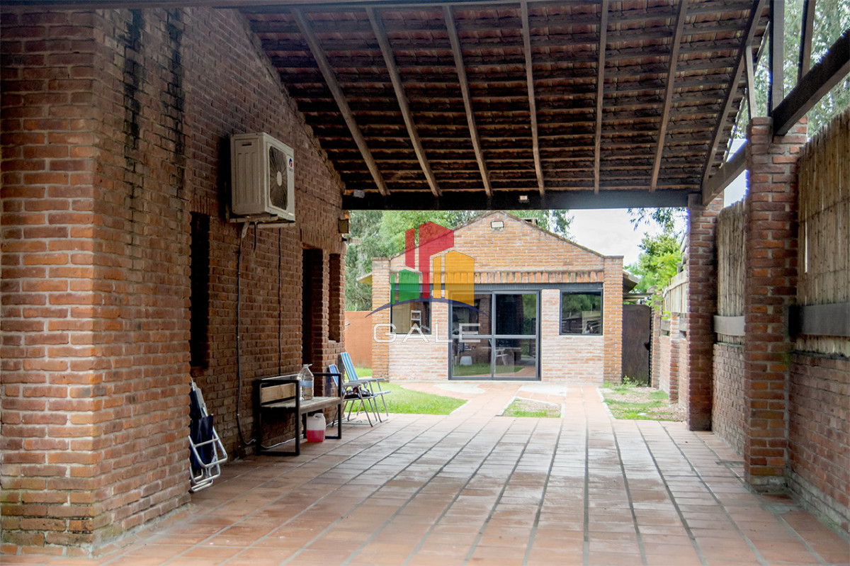 Casa ID.4564 - En venta casa de 3 Dormitorios en Jardines de Córdoba con Barbacoa 