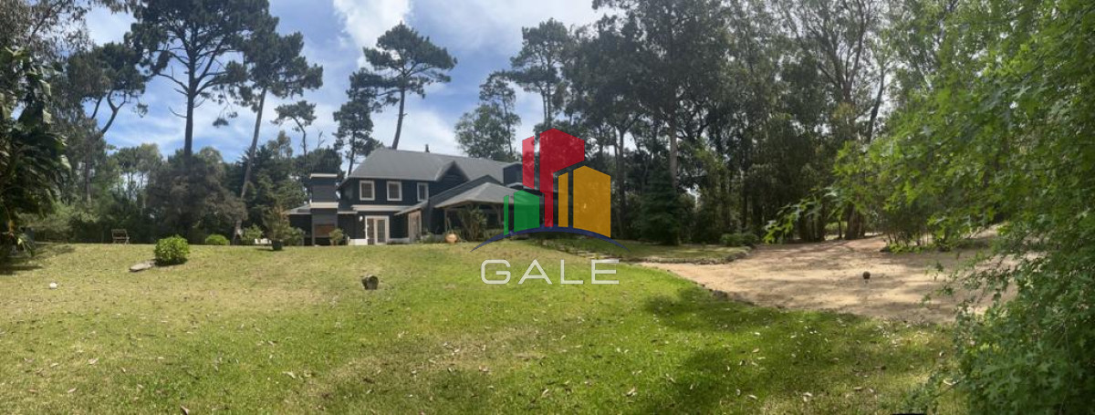 Casa ID.3967 - Vende casa de 4 dormitorios en Pinares, Punta del Este