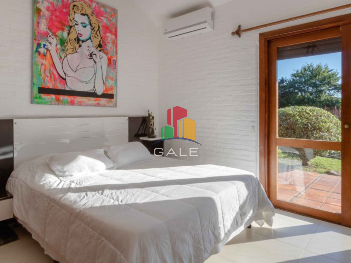 Casa ID.2219 - Espectacular mansion a solo metros de mar en venta, 8 dormitorios. Punta del Este