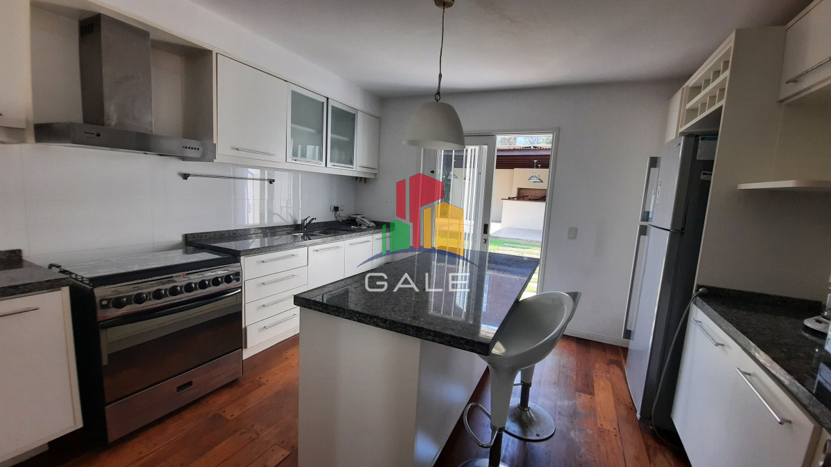 Casa ID.3970 - Exclusiva casa de 4 dormitorios con piscina en Punta del Este