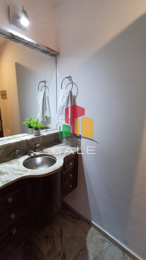 Casa ID.3733 - Vende gran casa para vivir todo el año, de 3 dormitorios en Punta del Este 