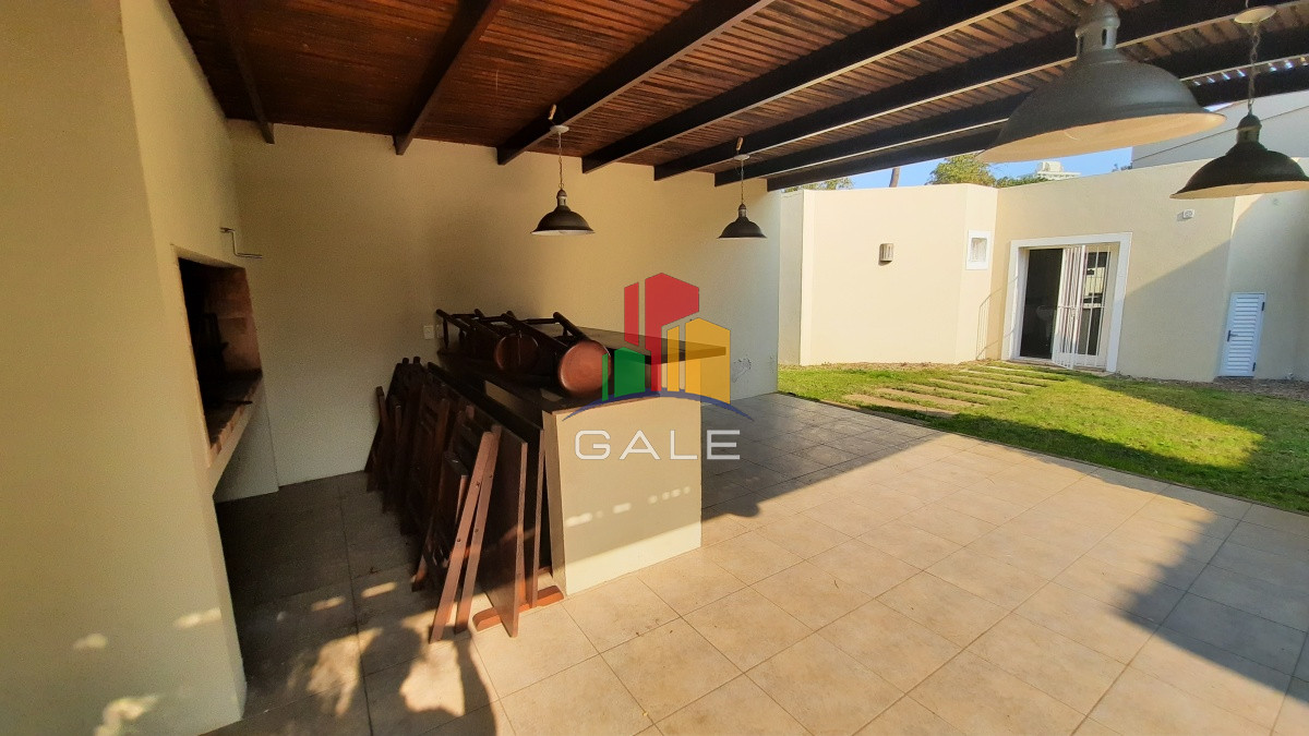 Casa ID.3970 - Exclusiva casa de 4 dormitorios con piscina en Punta del Este