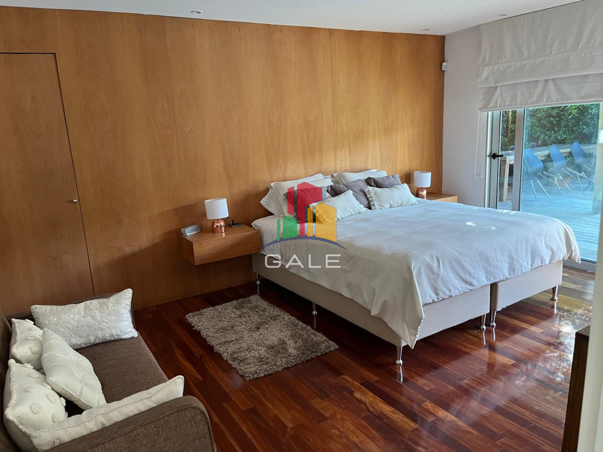 Casa ID.3965 - Casa en venta de 3 dormitorios en Punta del Este.