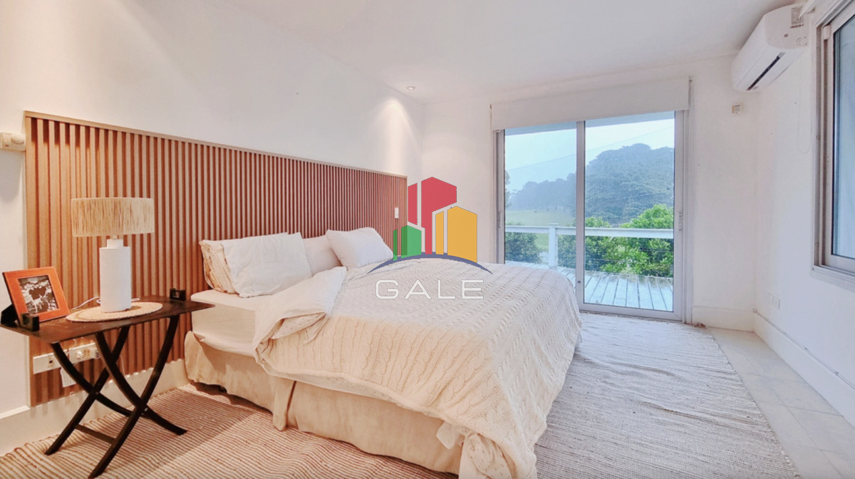 Casa ID.4728 - En venta espectacular casa de 5 dormitorios en Golf, Punta del Este