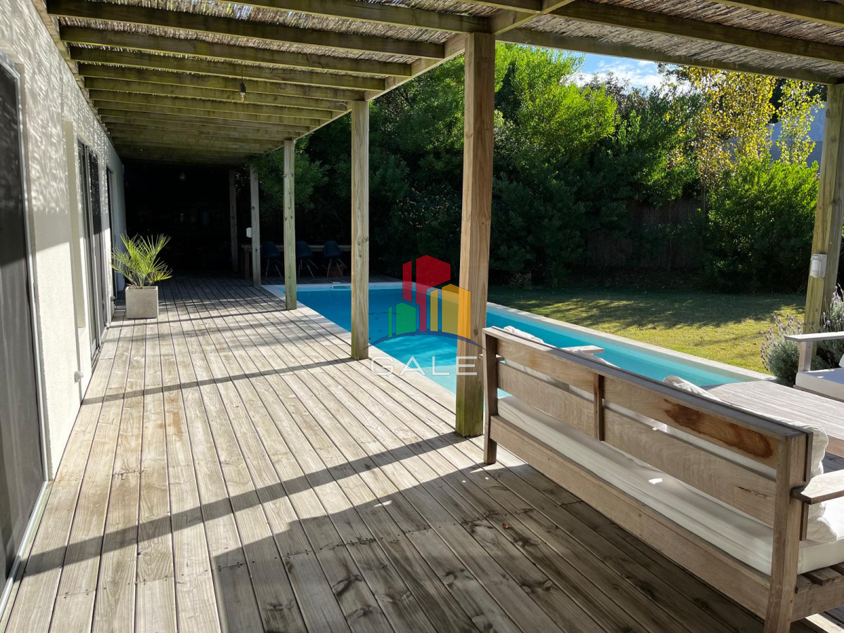 Casa ID.3965 - Casa en venta de 3 dormitorios en Punta del Este.