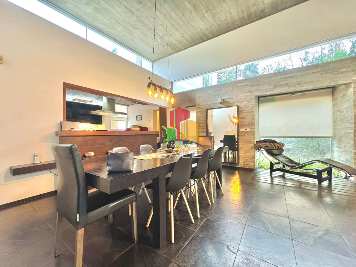 Casa ID.4730 - En venta casa de 5 dormitorios en San Rafael, con piscina 