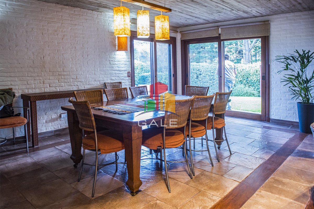 Casa ID.3723 - Vende casa de 4 dormitorios en Cantegirl, Punta del Este