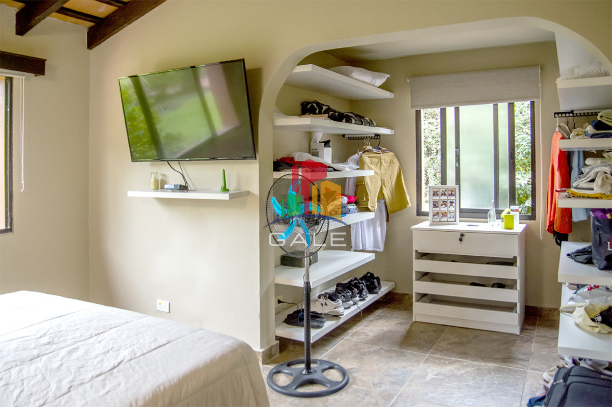 Casa ID.4564 - En venta casa de 3 Dormitorios en Jardines de Córdoba con Barbacoa 