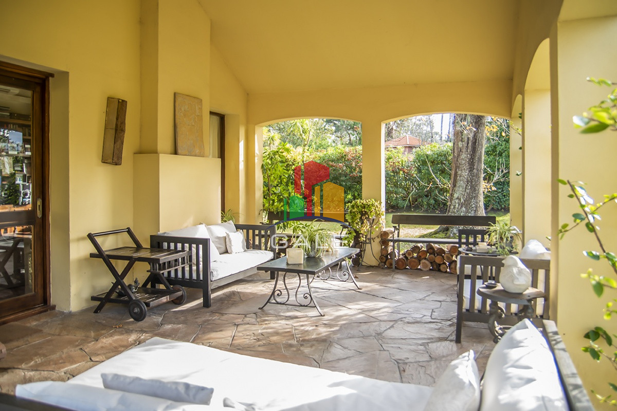 Casa ID.810 - Casa de gran tamaño ubicada en zona del Golf.
