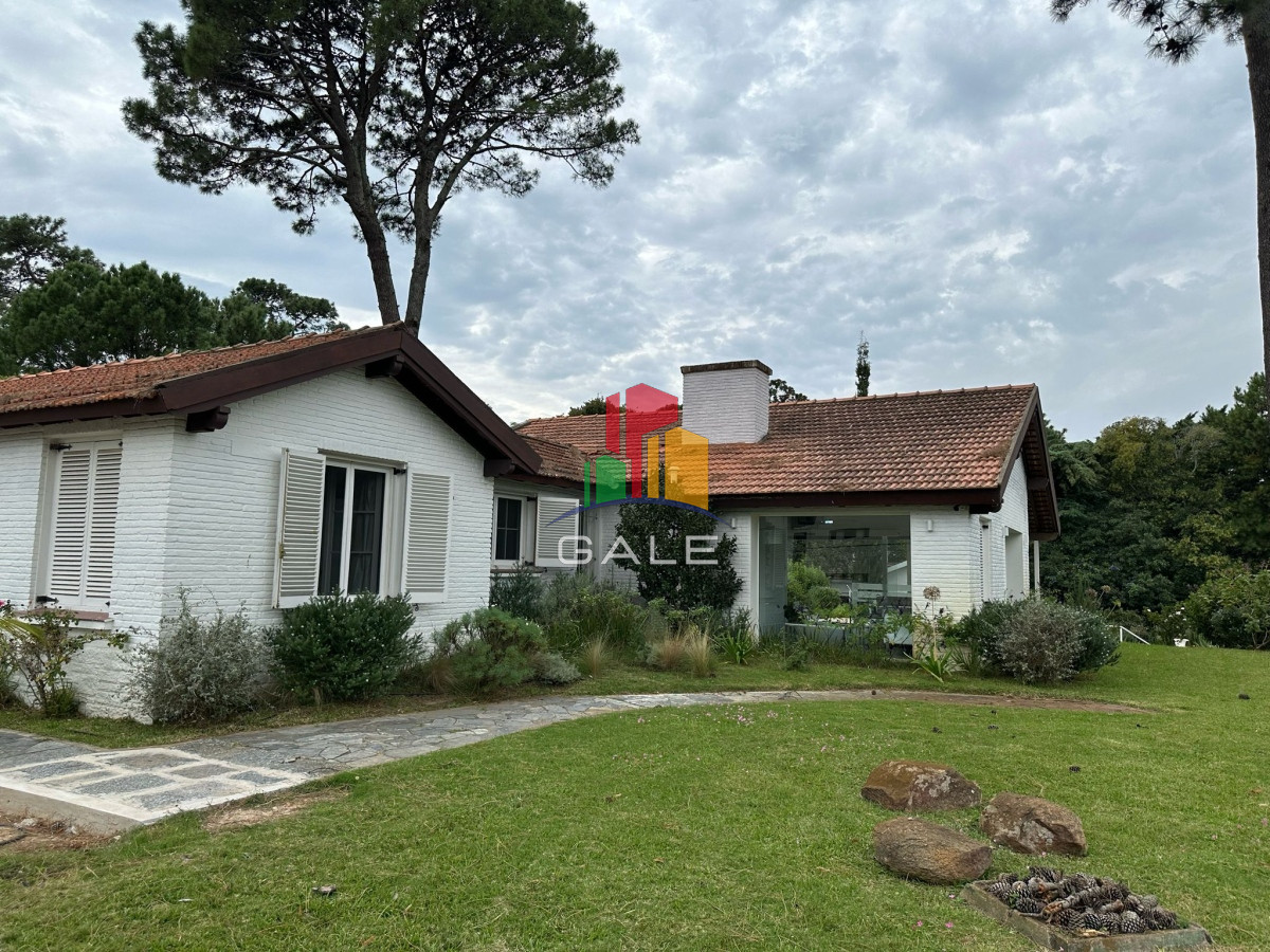 Casa ID.4738 - Casa ideal para clinica privada, zona comercial, Punta del Este