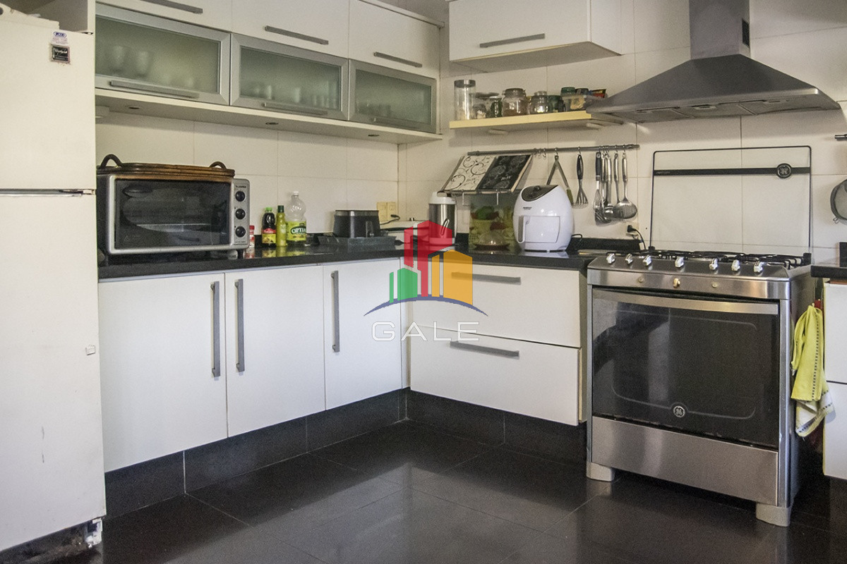 Casa ID.810 - Casa de gran tamaño ubicada en zona del Golf.