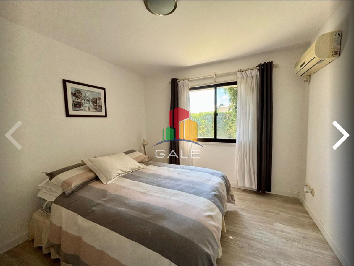 Casa ID.4737 - Vende casa de 4 dormitorios en Golf, Punta del Este con piscina