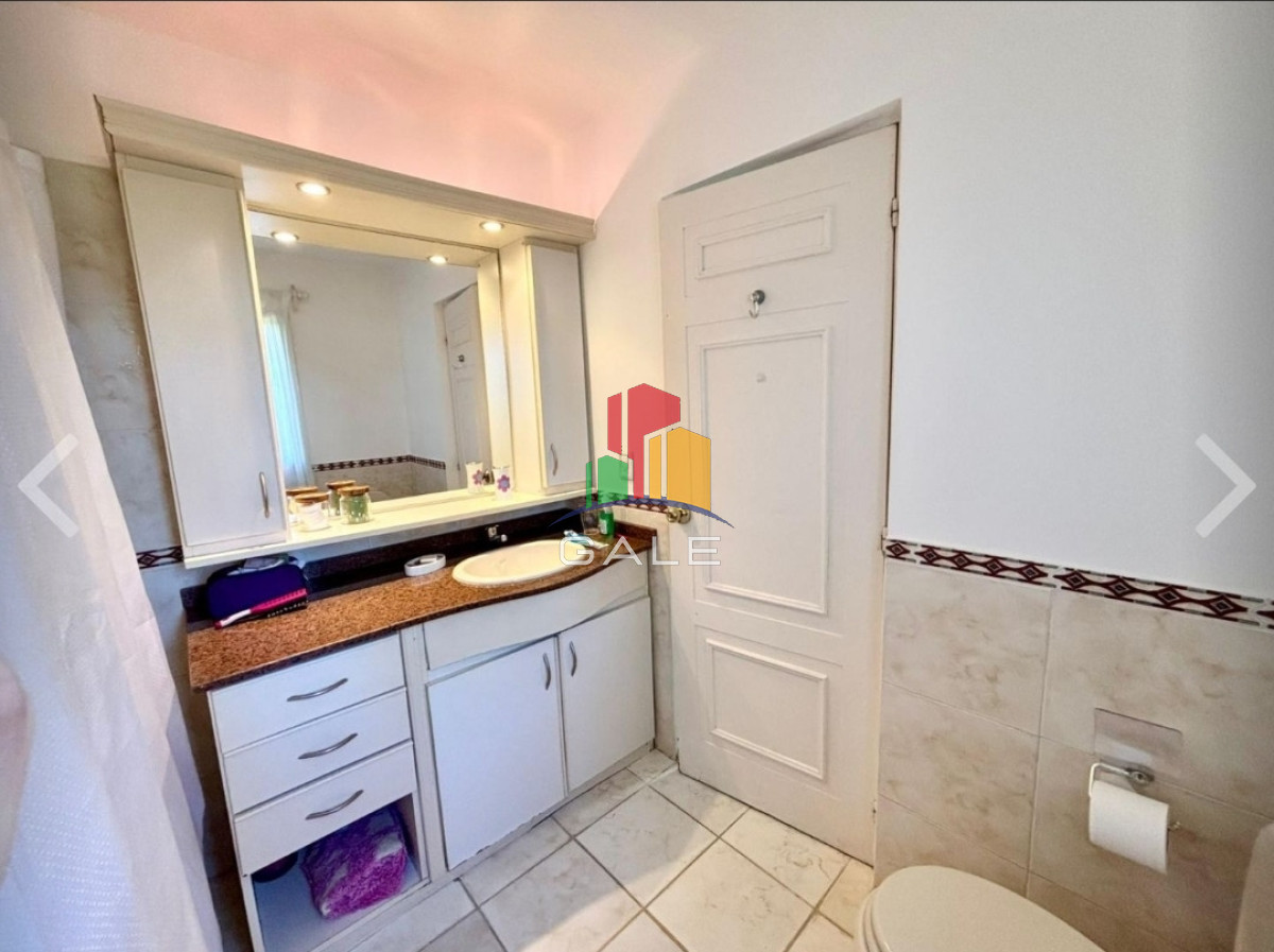 Casa ID.4737 - Vende casa de 4 dormitorios en Golf, Punta del Este con piscina