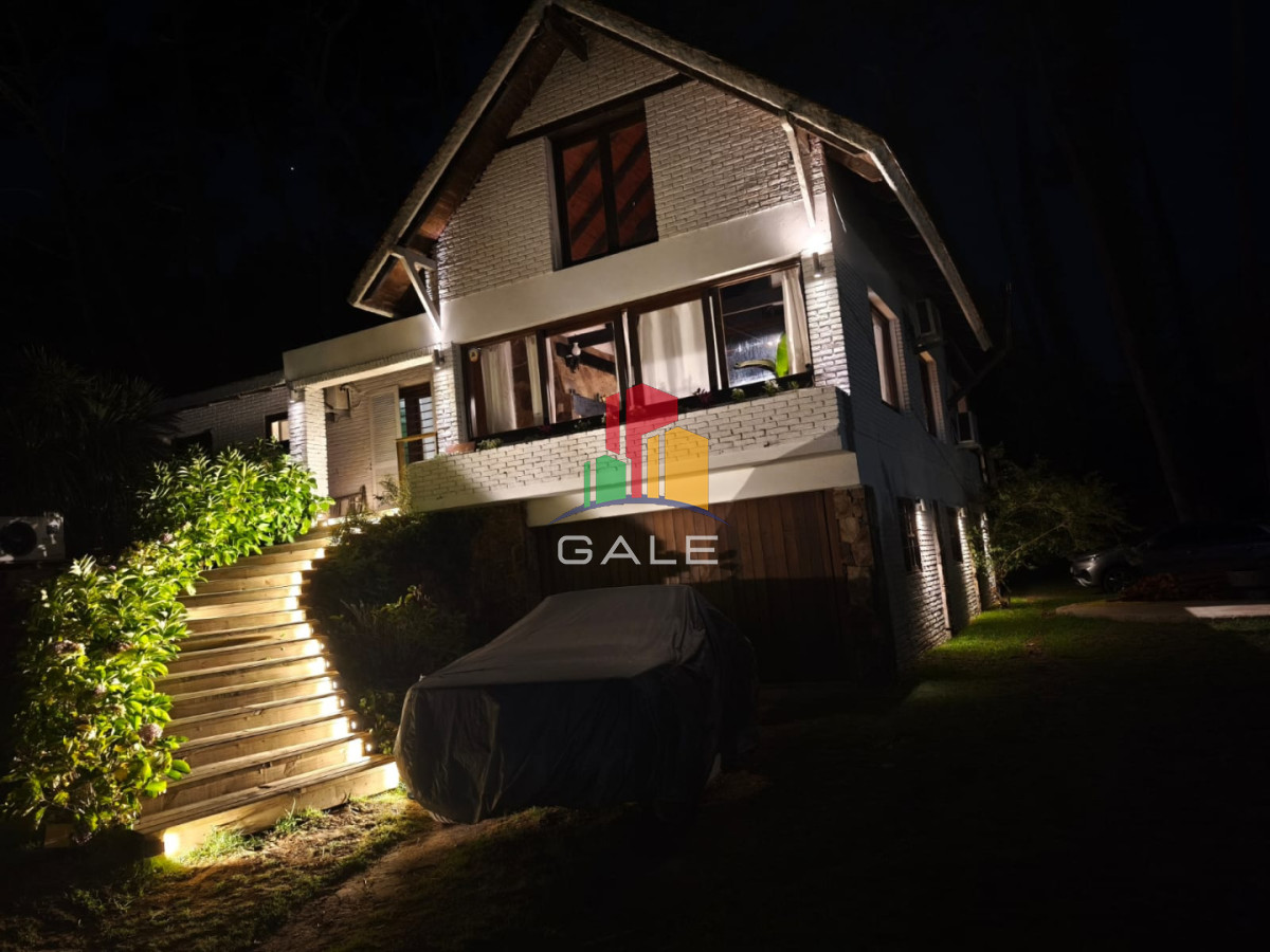 Casa ID.3737 - Casa en Venta de 5 dormitorios en San Rafael , Punta del este 