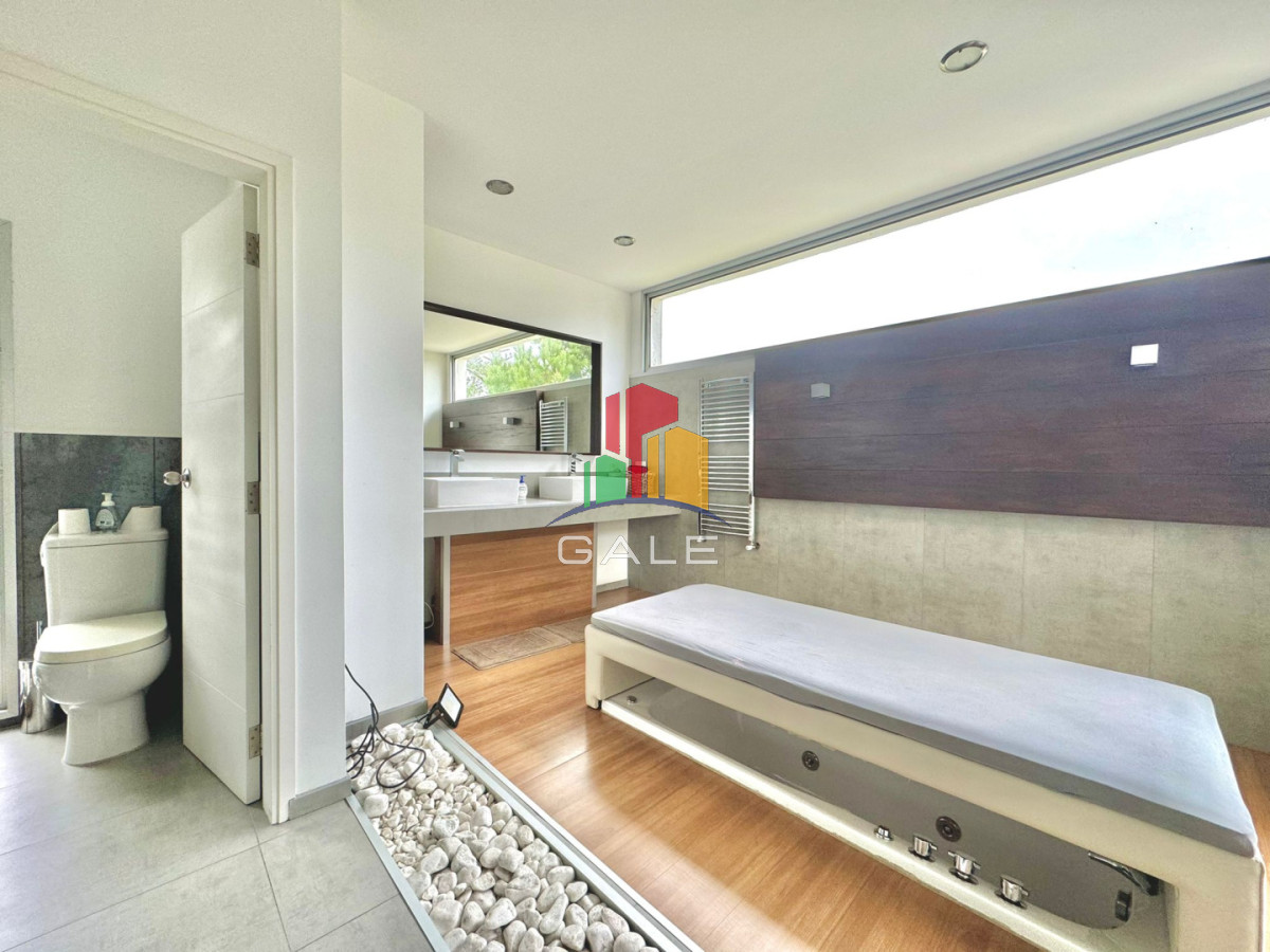 Casa ID.4730 - En venta casa de 5 dormitorios en San Rafael, con piscina 