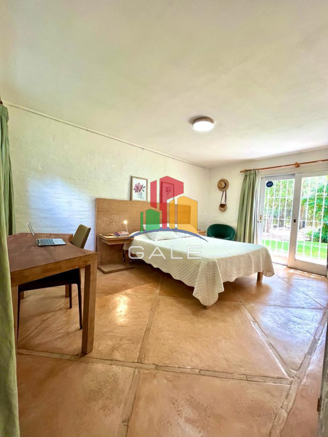 Casa ID.3967 - Vende casa de 4 dormitorios en Pinares, Punta del Este