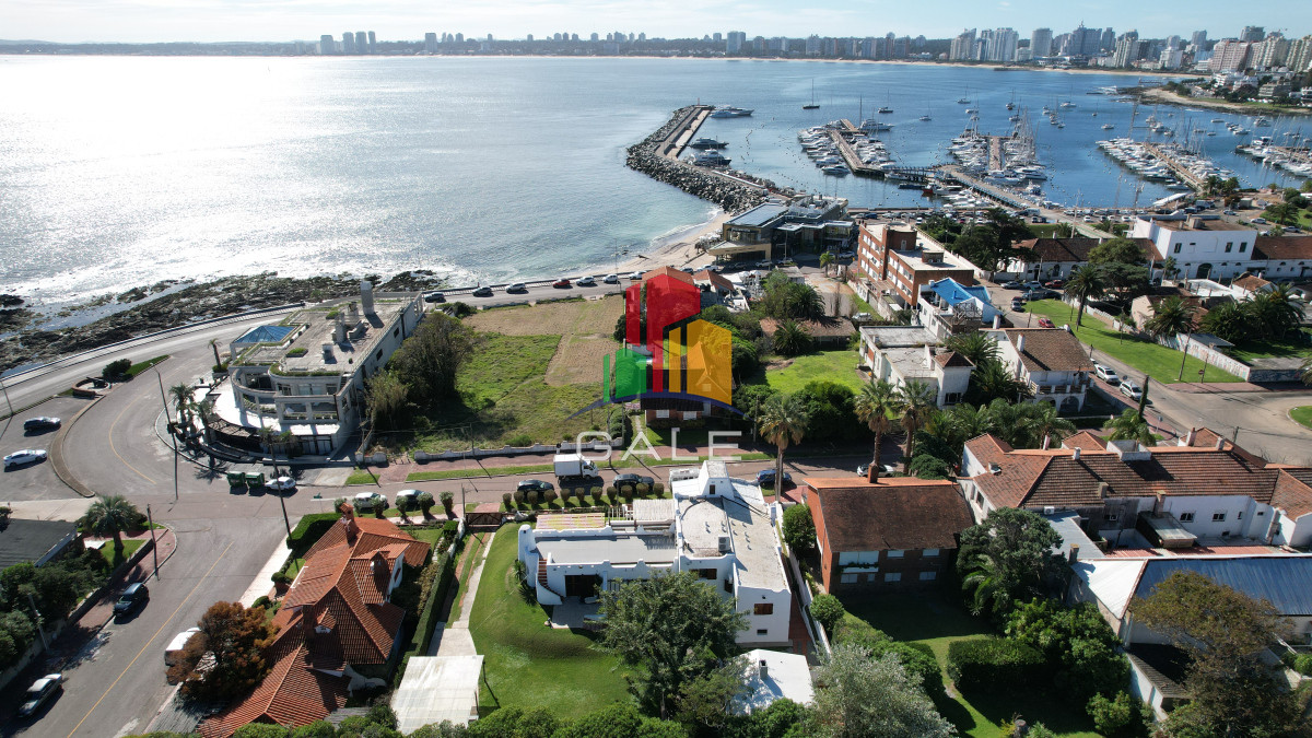 Casa ID.4731 - Chalet en venta con vista al mar en casco histórico de la Península. 