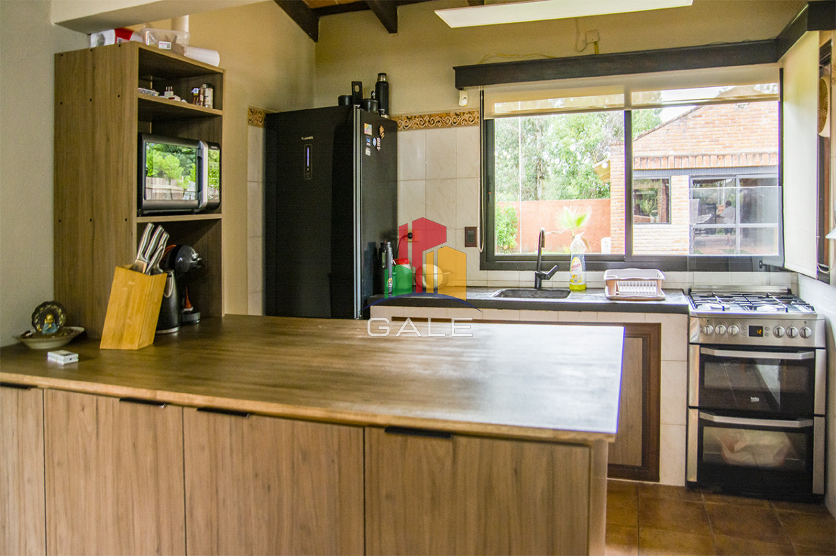 Casa ID.4564 - En venta casa de 3 Dormitorios en Jardines de Córdoba con Barbacoa 