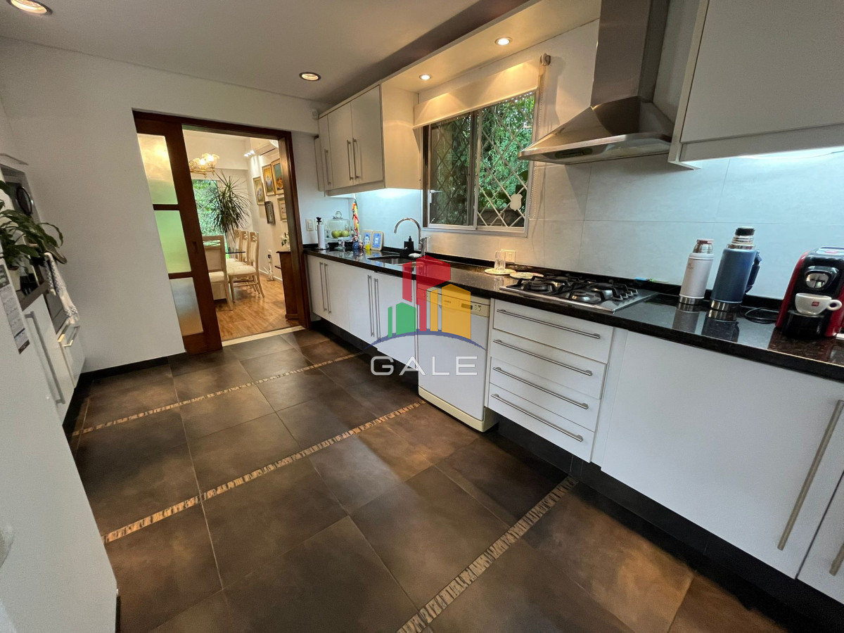 Casa ID.3730 - Hermosa Casa en venta de 4 dormitorios en Cantegril, Punta del este. 