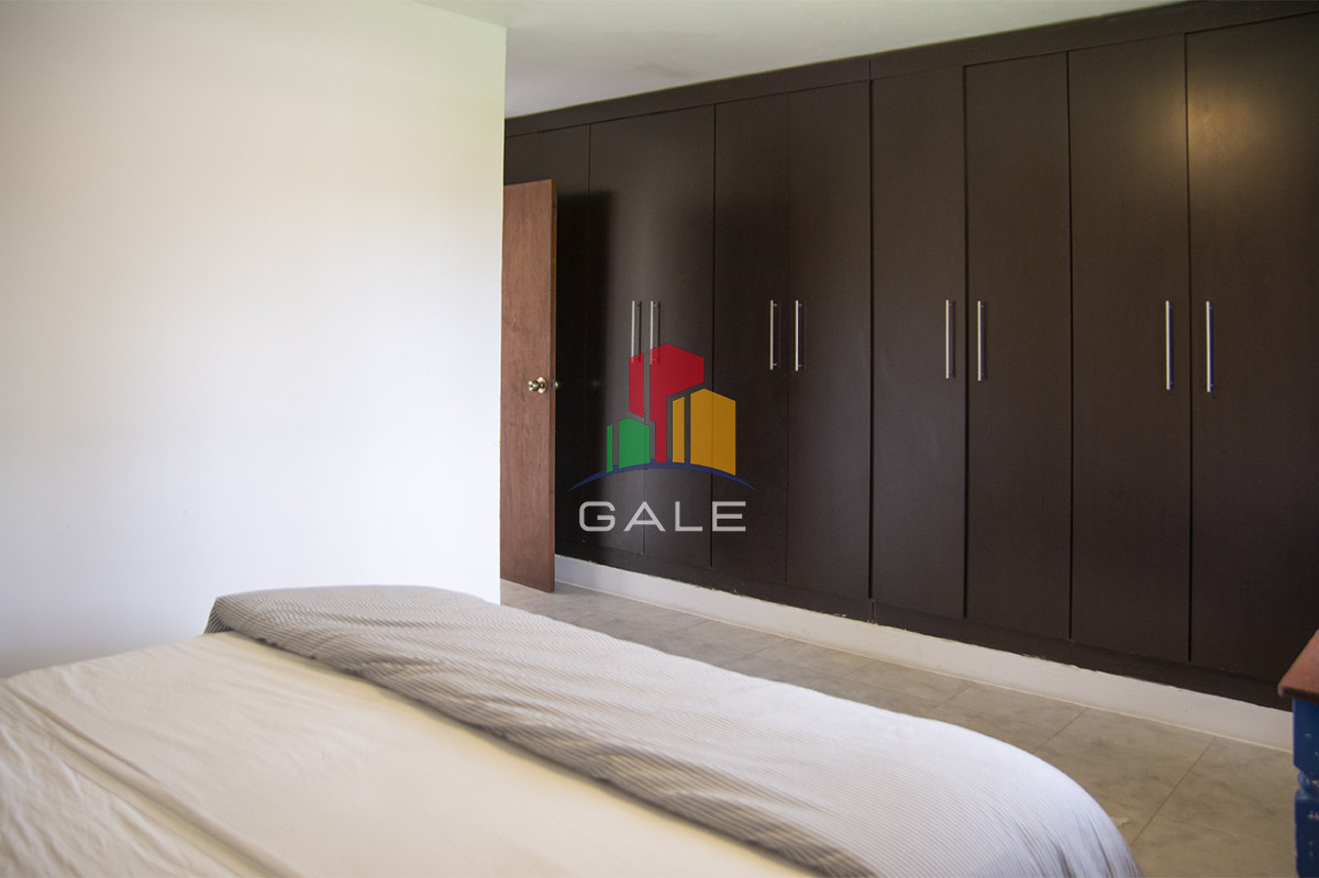 Casa ID.4559 - Excelente chalet de 5 dormitorios en venta a pasos de Playa Mansa Punta del Este