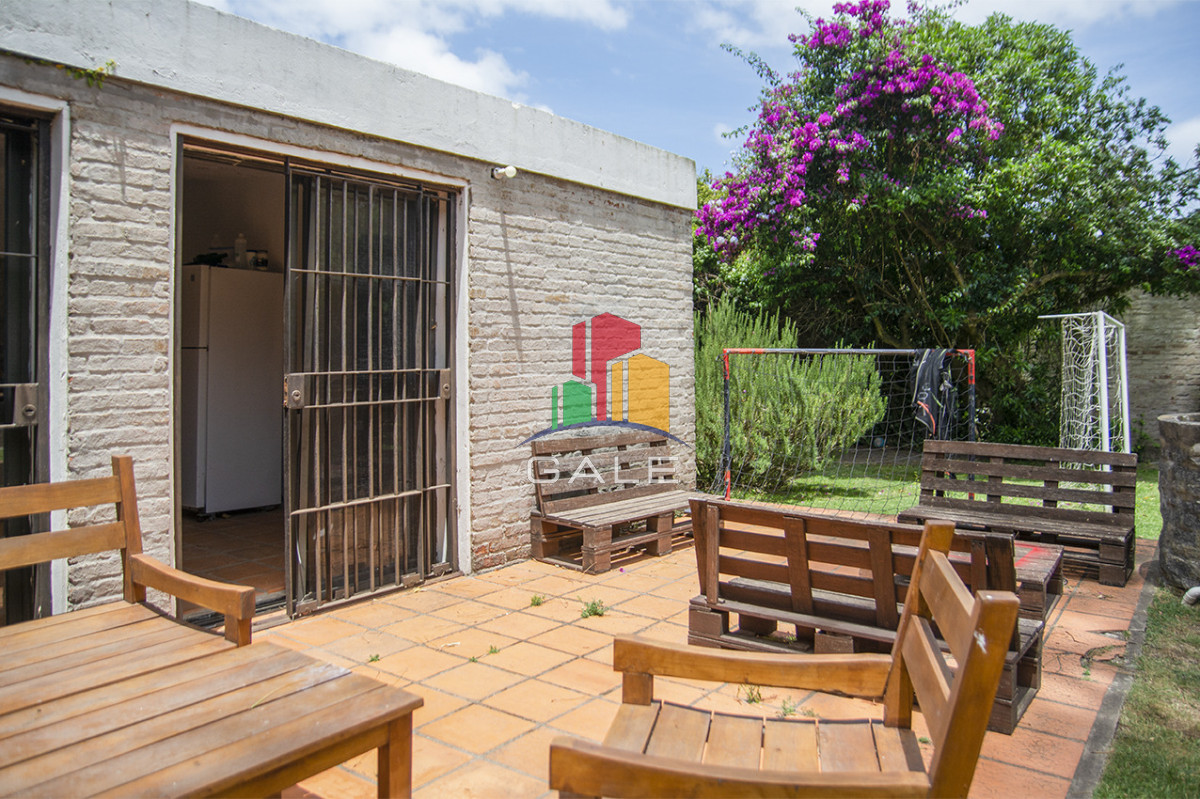 Casa ID.4559 - Excelente chalet de 5 dormitorios en venta a pasos de Playa Mansa Punta del Este
