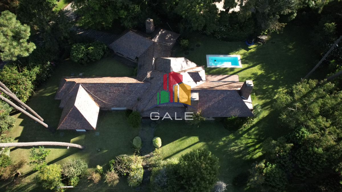 Casa ID.4736 - Hermosa mansión en Golf de 6 dormitorios , Punta del Este