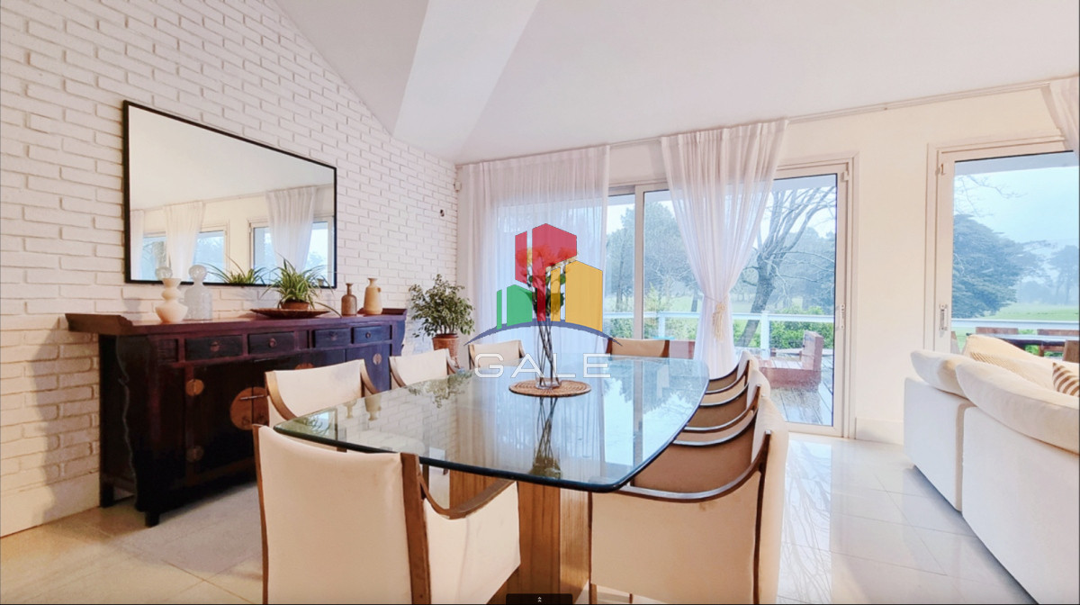 Casa ID.4728 - En venta espectacular casa de 5 dormitorios en Golf, Punta del Este