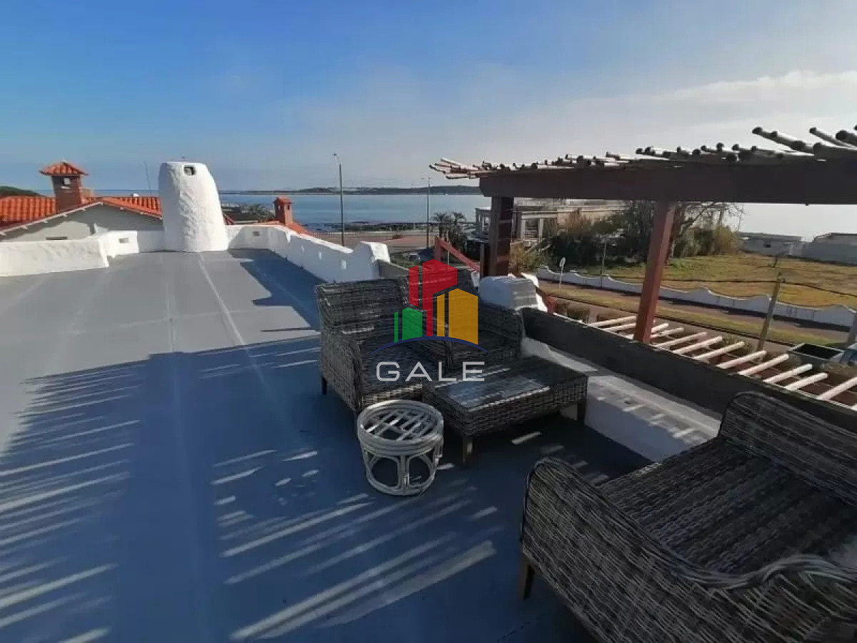 Casa ID.4731 - Chalet en venta con vista al mar en casco histórico de la Península. 