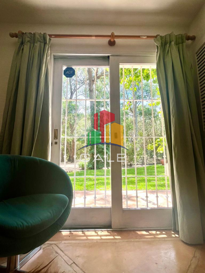 Casa ID.3967 - Vende casa de 4 dormitorios en Pinares, Punta del Este