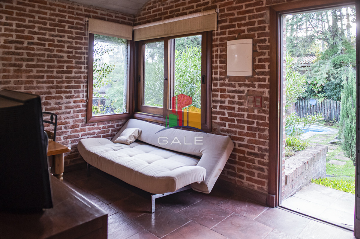 Casa ID.3723 - Vende casa de 4 dormitorios en Cantegirl, Punta del Este