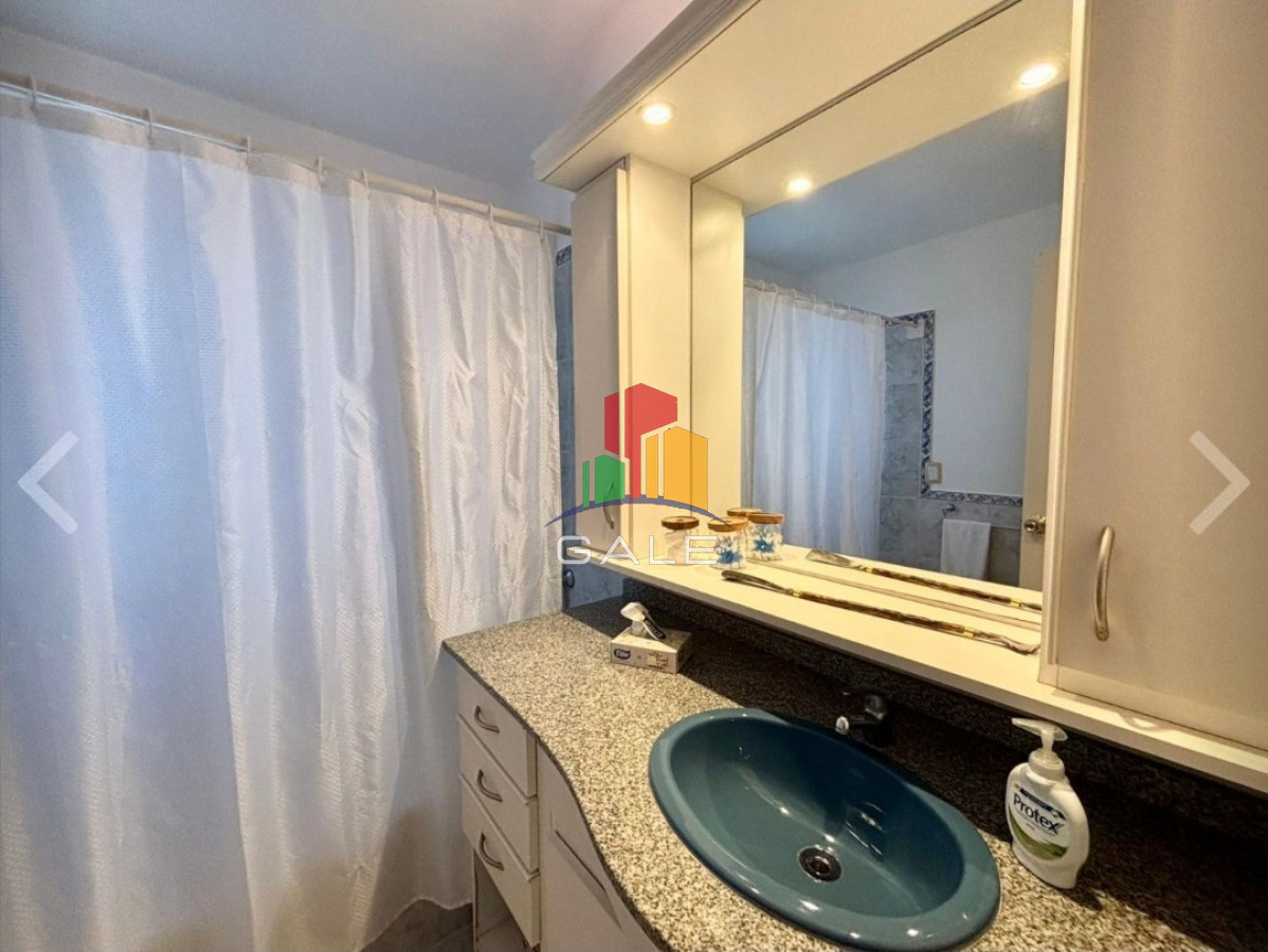 Casa ID.4737 - Vende casa de 4 dormitorios en Golf, Punta del Este con piscina