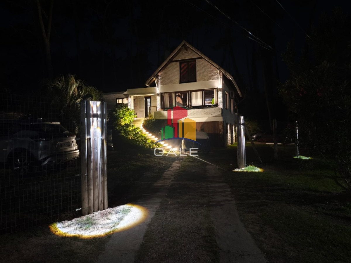 Casa ID.3737 - Casa en Venta de 5 dormitorios en San Rafael , Punta del este 