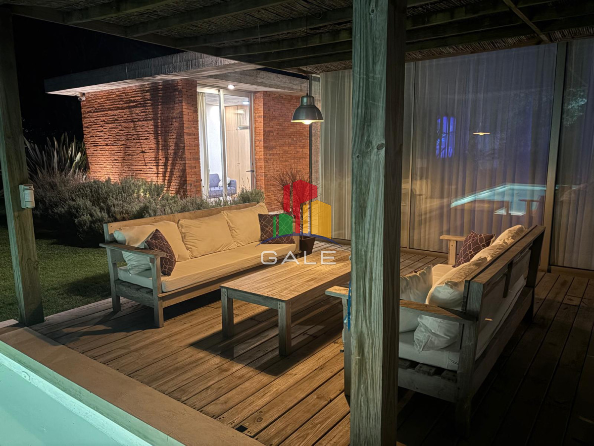 Casa ID.3965 - Casa en venta de 3 dormitorios en Punta del Este.