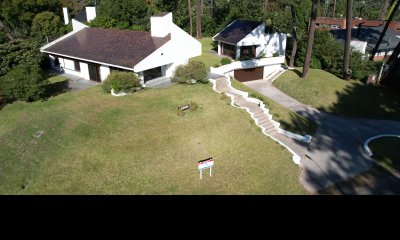 Casa en venta en Lugano, Punta del este, 3 dormitorios y dependencia