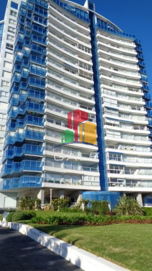 Apartamento ID.4470 - Beverly Tower Punta Del Este, Maldonado Uruguay, Apartamento de 3 dormitorios en venta en torre de Jerarquia.