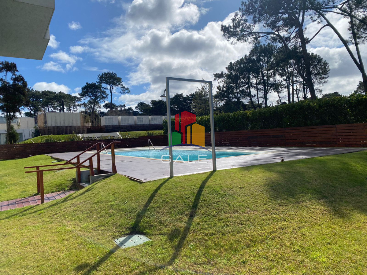 Apartamento ID.4992 - En venta apartamento de 2 dormitorios en Jardines de la Sierra, en Punta del Este